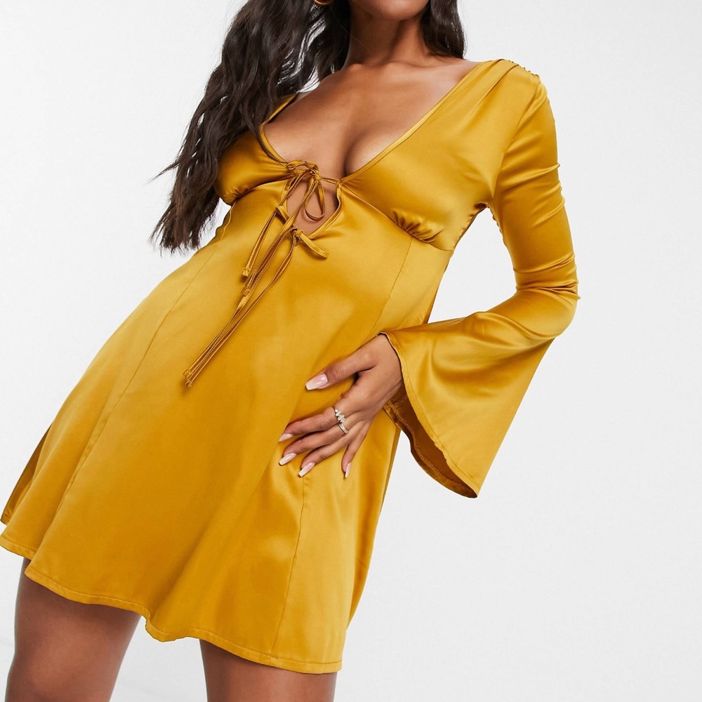 NWOT Tie Front Mini Dress